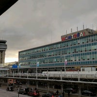 Photo taken at Montréal-Pierre Elliott Trudeau International Airport (YUL) by Luis E. on 4/22/2017