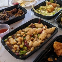 Foto diambil di Yang Chow Restaurant oleh Nicco pada 9/13/2021