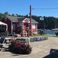 Photo taken at McLoons Lobster Shack by Michael on 9/5/2020