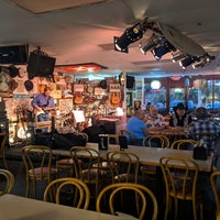 11/4/2018 tarihinde Lucy S.ziyaretçi tarafından Mission Pizza &amp;amp; Pub'de çekilen fotoğraf