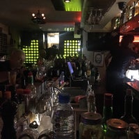 Das Foto wurde bei Bedivere Eatery &amp;amp; Tavern von Gurkan am 11/19/2016 aufgenommen