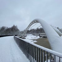 Photo taken at Vantaanjoen-Maaherrantien silta by Zhanna T. on 1/11/2021
