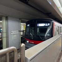 Photo taken at Hibiya Line Roppongi Station (H04) by strollingfukuD on 12/10/2023
