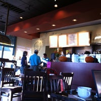 11/6/2012 tarihinde Stephanie L.ziyaretçi tarafından Sunrise Coffee'de çekilen fotoğraf