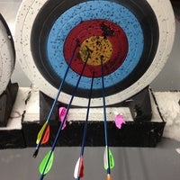 4/21/2013에 Stephanie L.님이 Pacific Archery Sales에서 찍은 사진