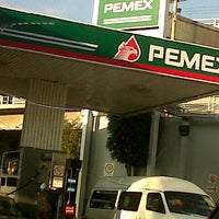 Photo taken at Gasolinera Servicio Moctezuma by Esther on 10/27/2012