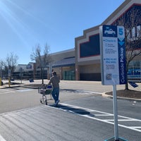 Photo taken at Lowe&amp;#39;s by José on 2/18/2023