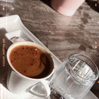 Foto tomada en Meydani Cafe &amp;amp; Pastane  por Gamze B. el 2/29/2020