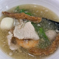 Photo taken at Lao Jiang 老江 Superior Kway Teow Soup by Annie A. on 9/1/2023