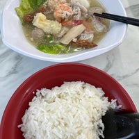 Photo taken at Lao Jiang 老江 Superior Kway Teow Soup by Annie A. on 10/28/2023