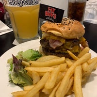 Photo taken at Fatboy&amp;#39;s The Burger Bar @ Holland Village by Annie A. on 1/24/2020