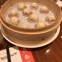 Photo taken at Din Tai Fung by Hi Y. on 7/17/2018