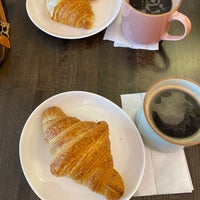 10/25/2023 tarihinde Orhan U.ziyaretçi tarafından Carolina Coffee Shop'de çekilen fotoğraf