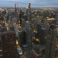 Foto scattata a 360 CHICAGO da Önder il 5/18/2016