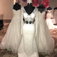 6/5/2017 tarihinde Bliss Bridal Salonziyaretçi tarafından Bliss Bridal Salon'de çekilen fotoğraf