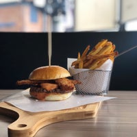 Foto tirada no(a) Figone Burger and Cafe por Murilo V. em 10/20/2018