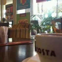 Photo taken at Costa Coffee by Ninoka K. on 10/19/2012