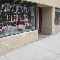 12/6/2013에 Vintage Vinyl Records님이 Vintage Vinyl Records에서 찍은 사진