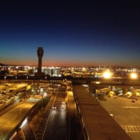 Phoenix Sky Harbor International Airport Phx Sky Harbor 2779人の訪問者 から 1902個のtips 件