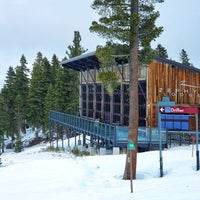 Photo taken at Zephyr Lodge at Northstar by Vasily I. on 1/12/2021
