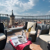 Foto diambil di Hotel Suite Home Prague oleh Hotel Suite Home Prague pada 10/14/2015