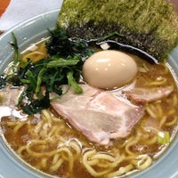 Photo taken at 横浜家系ラーメン ややや by moppy on 4/4/2013