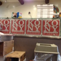 รูปภาพถ่ายที่ King of New York Pizzeria โดย Natalie P. เมื่อ 11/14/2012
