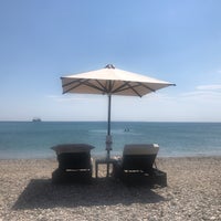 รูปภาพถ่ายที่ Doryssa Seaside Resort โดย Berrin E. เมื่อ 9/6/2018