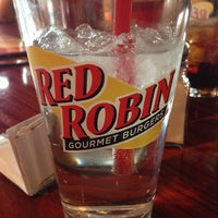 Photo taken at Red Robin Gourmet Burgers and Brews by Joshua on 4/4/2013