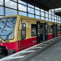 Photo taken at Gleis 11/12 (S-Bahn) by Claudio B. on 9/12/2022