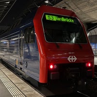 Снимок сделан в Bahnhof Zürich Stadelhofen пользователем Claudio B. 3/9/2022