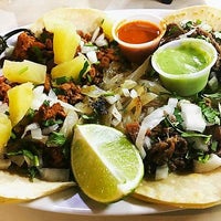 Das Foto wurde bei Tacos Taquila von Tacos Taquila am 10/19/2017 aufgenommen