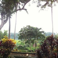 Photo taken at Taman Indrakila hotel by Maharajen on 12/7/2012
