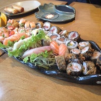 10/7/2013 tarihinde Caroline B.ziyaretçi tarafından Itoshii sushi'de çekilen fotoğraf