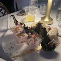 Foto diambil di Villa Azur Restaurant and Lounge oleh K pada 7/1/2022