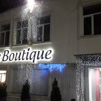 Photo taken at LeBoutique.com by Yura D. on 1/16/2018