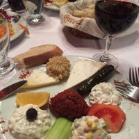 Photo taken at Narlı Bahçe Restoran by Şehriban Sivri B. on 12/27/2014