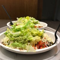 Photo taken at Chipotle Mexican Grill by Marina S. on 11/21/2016