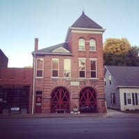 Foto tirada no(a) Firehouse Antiques por Cindy S. em 8/26/2015