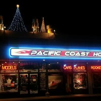 Foto tirada no(a) Pacific Coast Hobbies por Monday T. em 1/2/2013