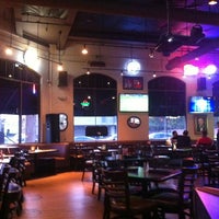 10/4/2012 tarihinde Takahiroziyaretçi tarafından 20/20 Sports Bar &amp; Grill'de çekilen fotoğraf