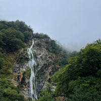 Foto tirada no(a) Powerscourt Waterfall por Paolo em 7/31/2022
