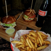 Foto tirada no(a) Butcher &amp;amp; The Burger por Marc جو ٤. em 9/24/2021