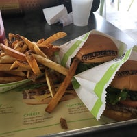 Photo taken at BurgerFi by Miho T. on 5/27/2019