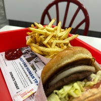 Photo taken at In-N-Out Burger by Ben F. on 1/12/2024