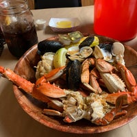 Foto diambil di Blue Claw Seafood &amp;amp; Crab Eatery oleh Lalo C. pada 5/21/2019