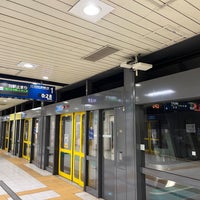 Photo taken at Komagome Station by 戸塚阿行 on 2/23/2023