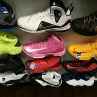 finish line governor's square mall