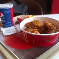 1/9/2014 tarihinde Inez K.ziyaretçi tarafından KFC'de çekilen fotoğraf