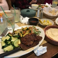 Foto diambil di La Paz Mexican Restaurant oleh Minh pada 6/30/2017